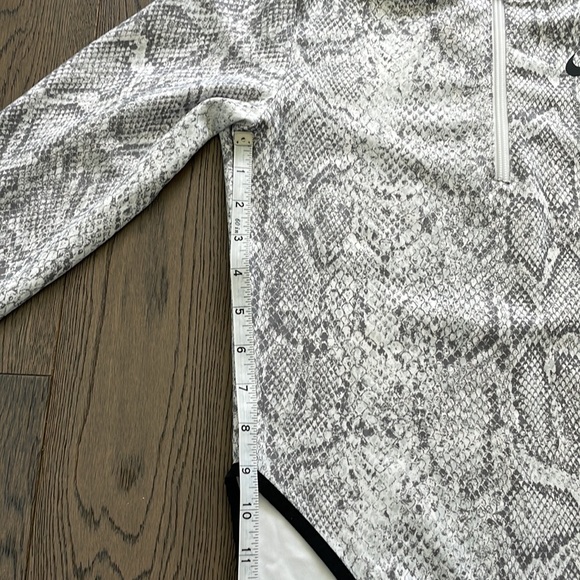 Nike ombré snakeskin print long sleeve bodysuit - Picture 8 of 10